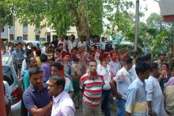 Parimal Saha murder case: Security tightened across the court premises, crowd throngs in front of local court to hear the verdict Parimal Saha murder case: Security tightened across the court premises, crowd throngs in front of local court to hear the verdict